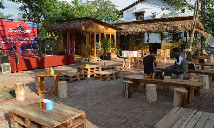 Rasa Autentik Bu Aach: Warung Makan Favorit di Tegalkamulyan